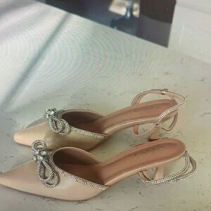 Elegant Cream Women's Shoes with Rhinestone Detail